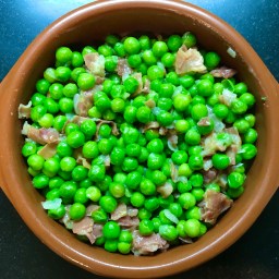 GUISANTES CON JAMÓN